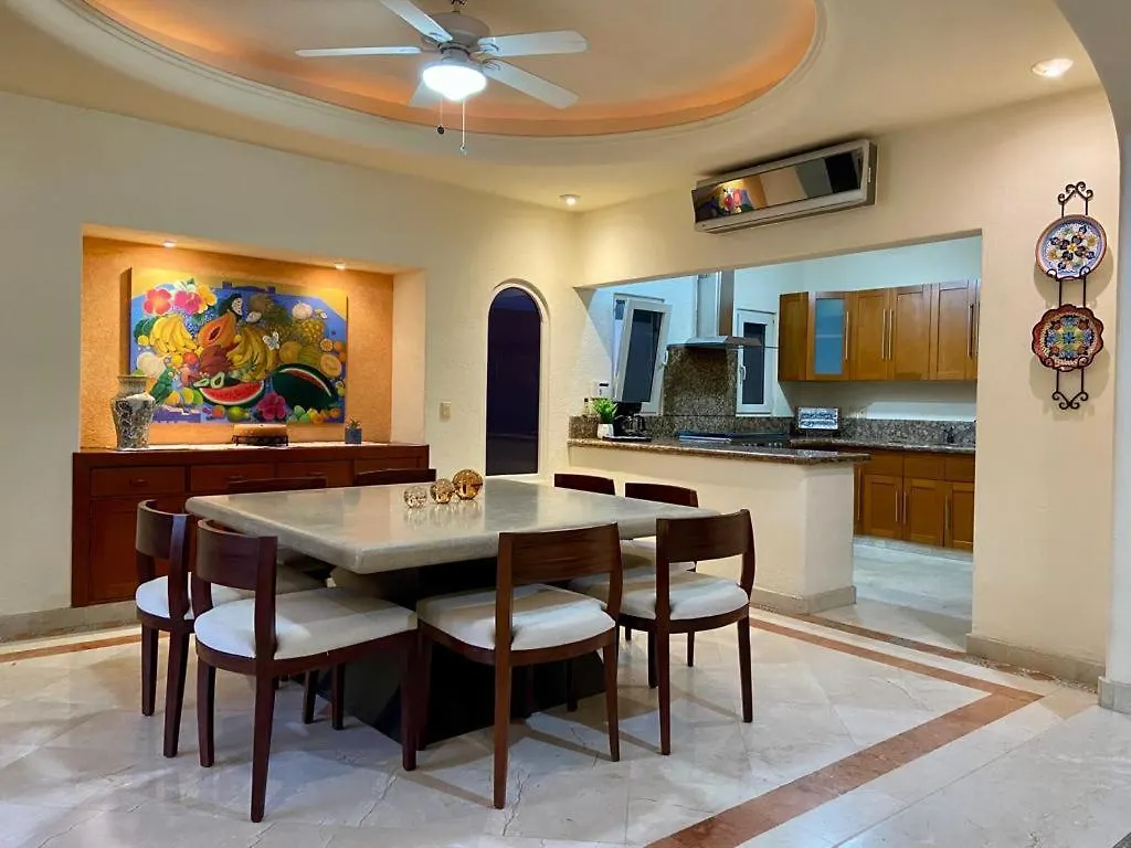 Villa Navarro: Marina Vallarta 巴亞爾塔港 0*,  墨西哥